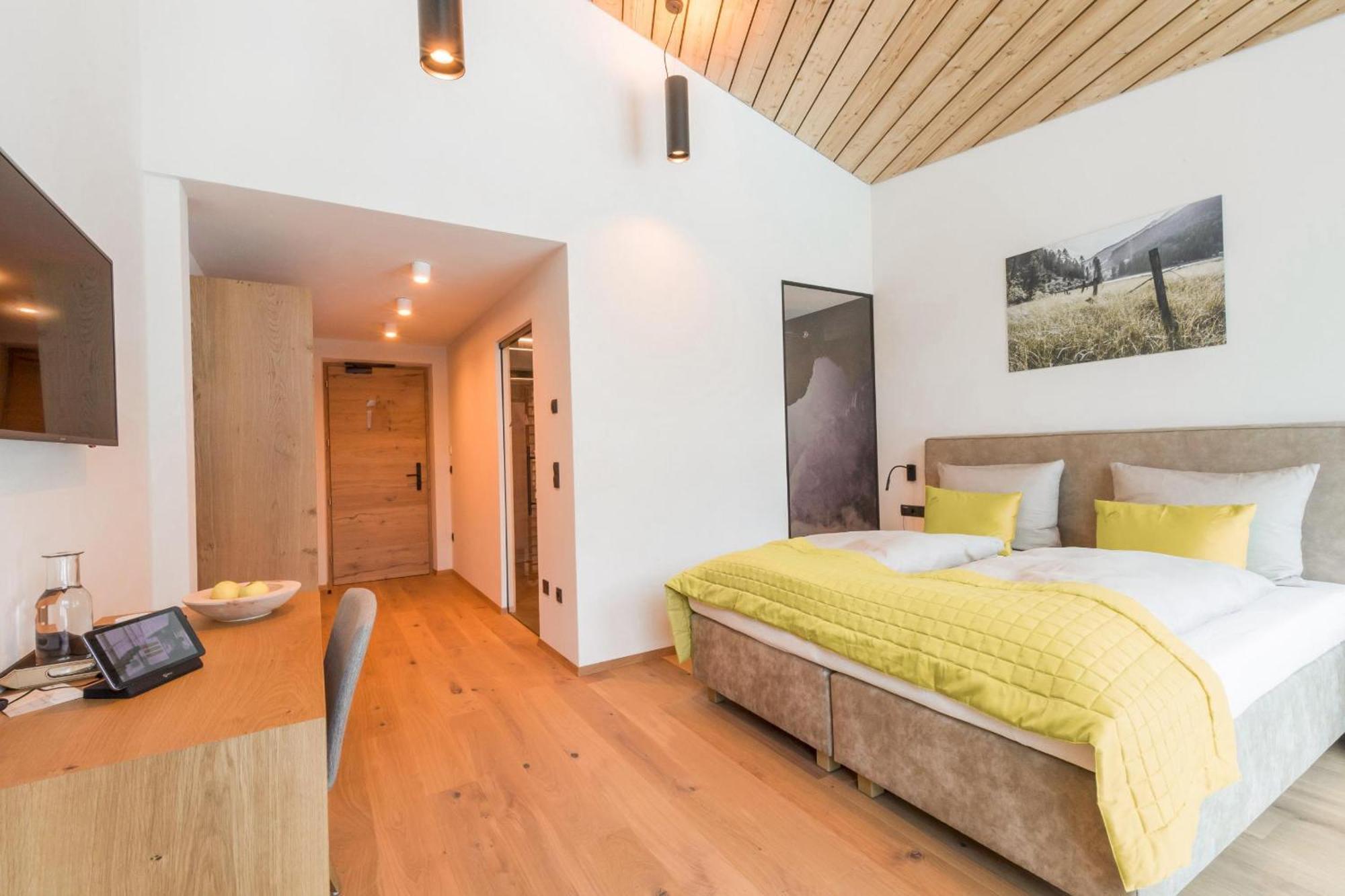 Hotel Panoramic Lotsch Sarentino Стая снимка